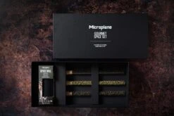 Microplane Kruidenmolen Met 3 Soorten Peper Staal Zwart 7 Microplane Kruidenmolen Met 3 Soorten Peper Staal Zwart -Keukenseries Winkel gourmet pepper set 36176 box3 1 1