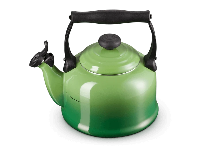 Le Creuset Tradition Fluitketel 2,1 Liter Staal Bamboo 3 Le Creuset Tradition Fluitketel 2,1 Liter Staal Bamboo