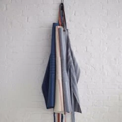 Ulster Weavers Linen 1880 Stripe Schort Coral 10 Ulster Weavers Linen 1880 Stripe Schort Coral -Keukenseries Winkel linen aprons group 1 2