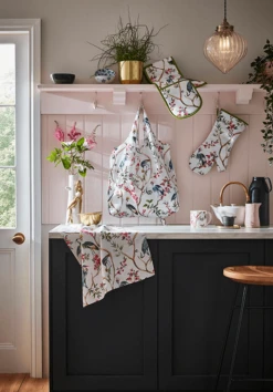 Ulster Weavers Oriental Birds Theemuts Katoen Crème 7 Ulster Weavers Oriental Birds Theemuts Katoen Crème -Keukenseries Winkel oriental birds main klein 3