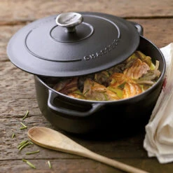 Chasseur Braadpan 5 Liter ø 26 Cm Gietijzer Mat Zwart -Keukenseries Winkel round casserole life02 1