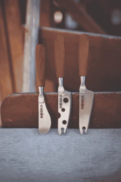 Boska Mini Vienna Kaasmessenset Rvs Hout 3-delig 14 Boska Mini Vienna Kaasmessenset Rvs Hout 3-delig -Keukenseries Winkel viennaminikaasmessenset 2400x